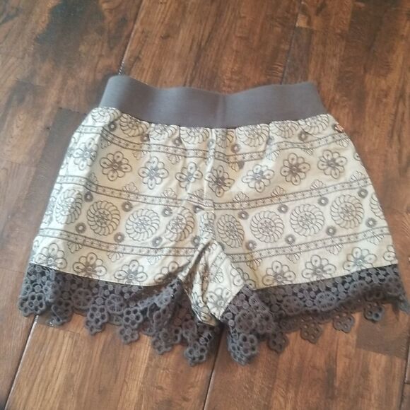 NWOT Matilda Jane Shorts Embriodary - Picture 1 of 5